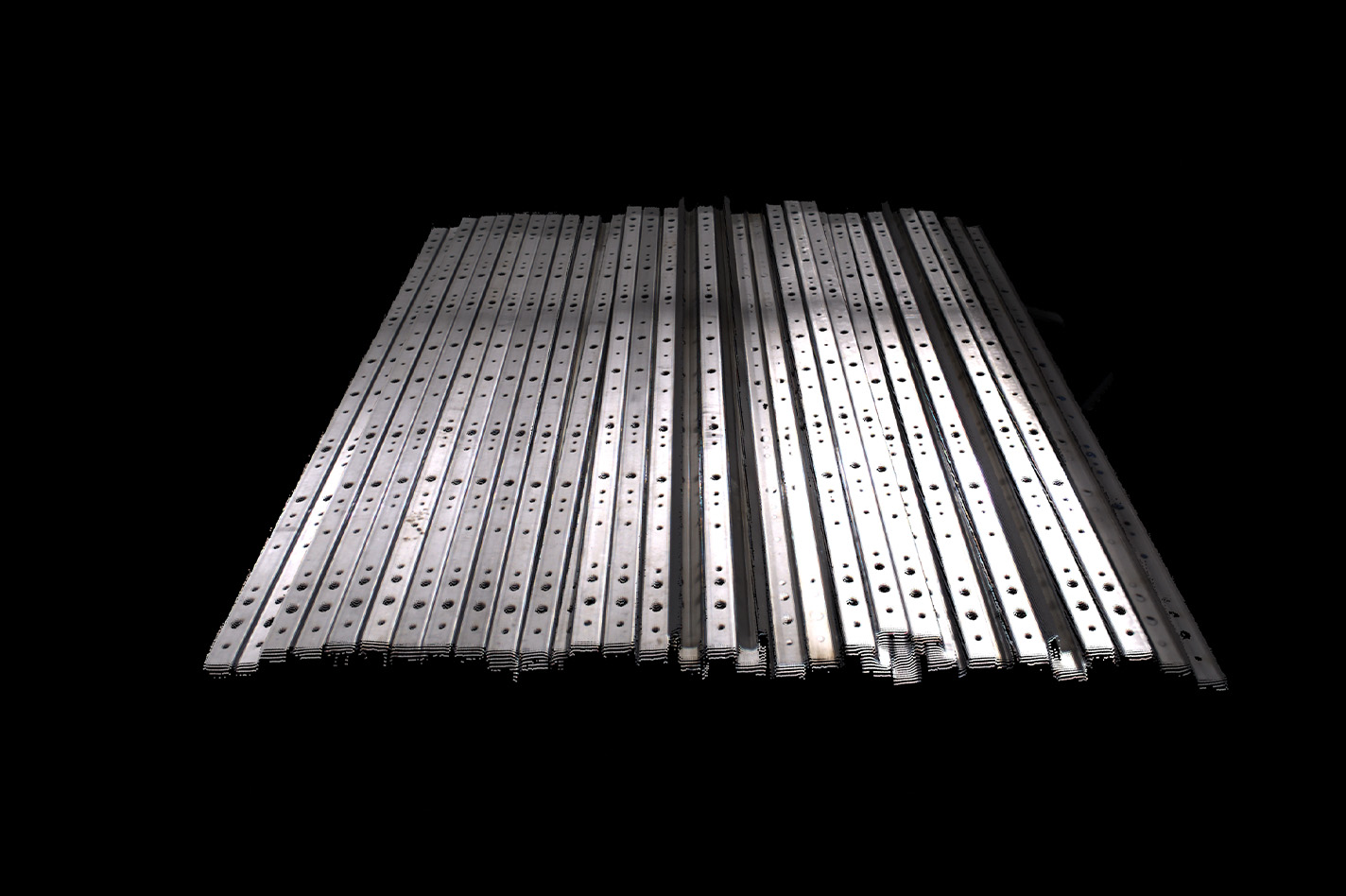 細長反光鈑金件